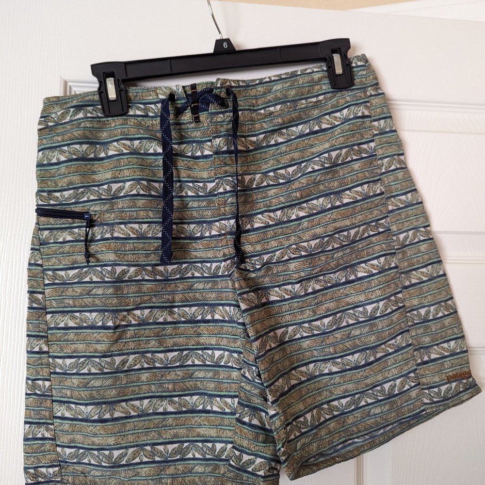 Patagonia Mens 30 Board Shorts